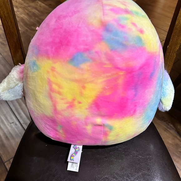 Squishmallows Tie-Dye Penguin Louisa Plush - Picture 2 of 2